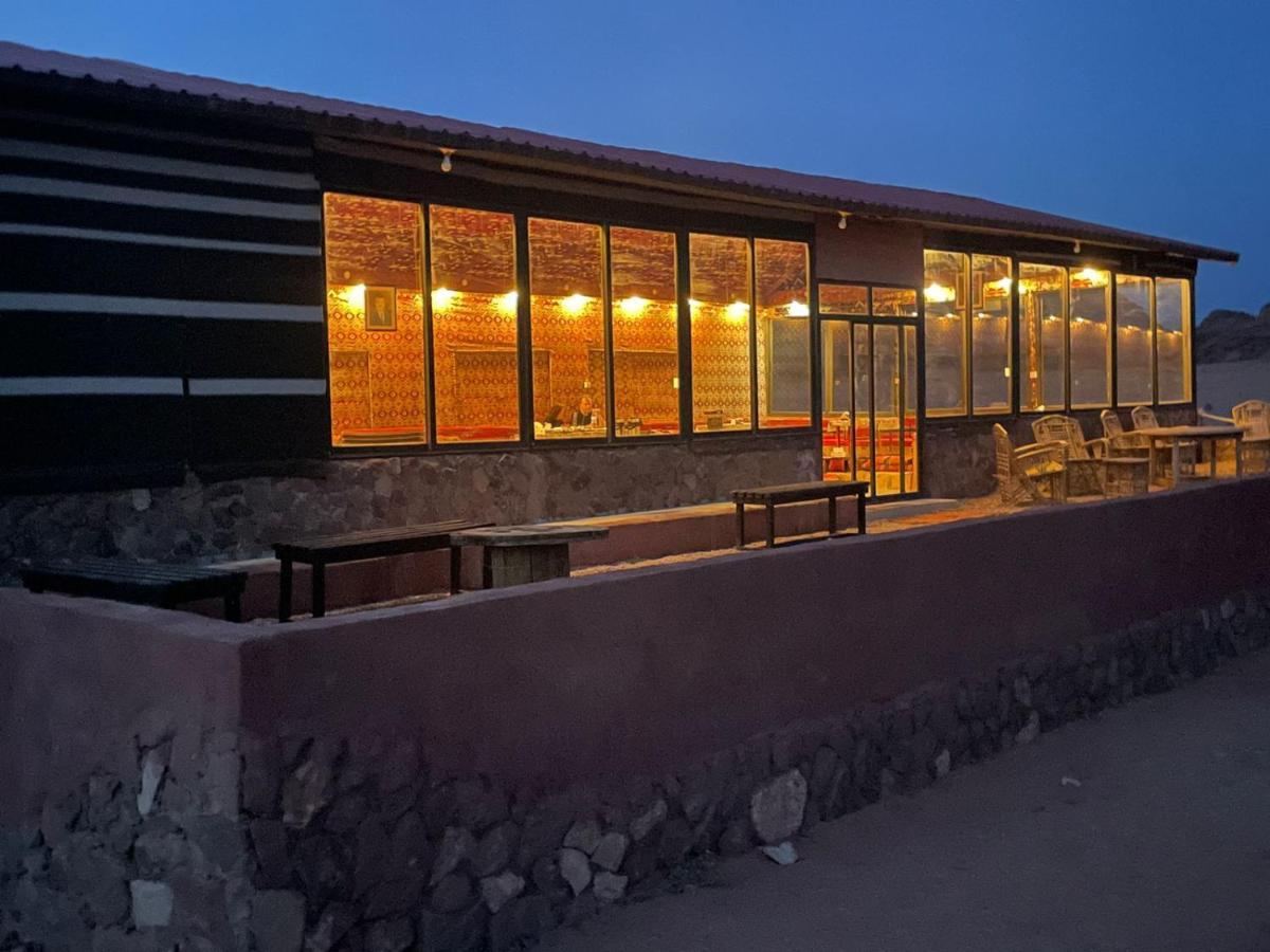 Salameh'S Bedouin Camp Hotel Вади Рум Екстериор снимка
