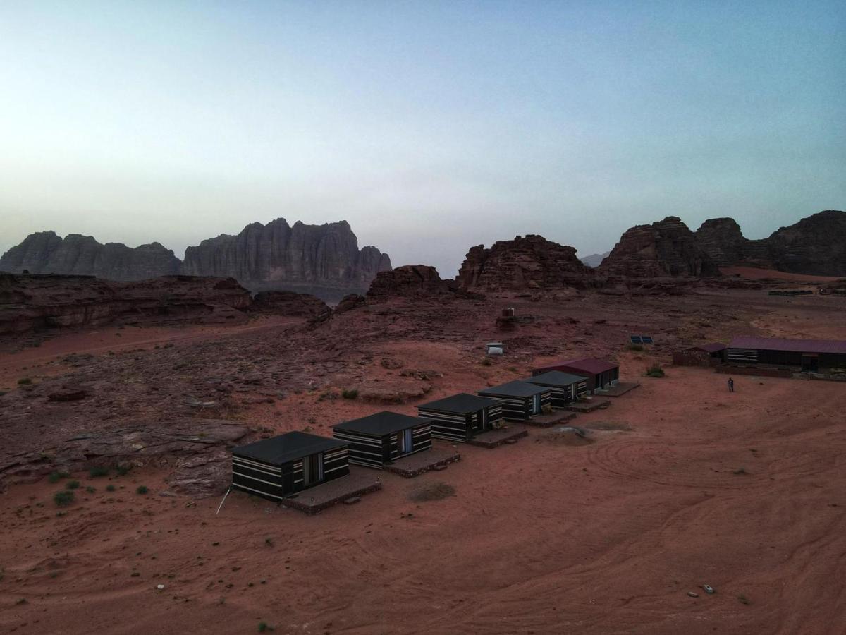 Salameh'S Bedouin Camp Hotel Вади Рум Екстериор снимка